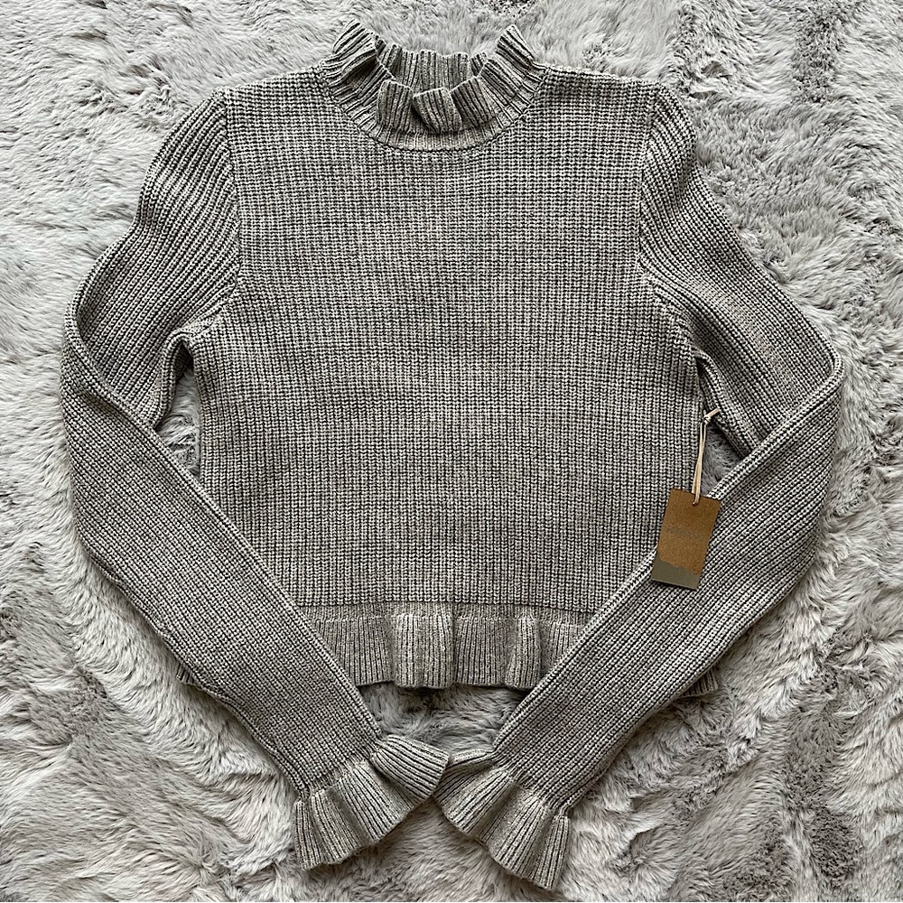 Forever 21 NWT Women’s Mockneck Pullover Sweater with Ruffle Details Gray Medium